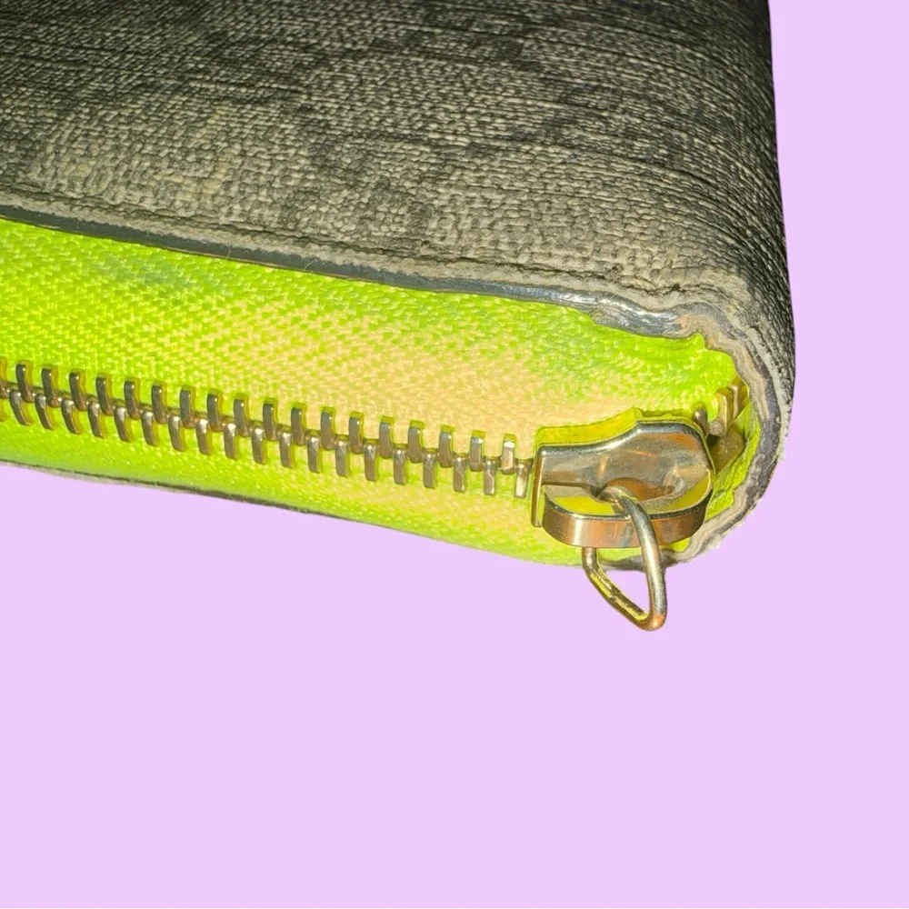 Neon Gucci wallet gg supreme heart - Picture 7 of 7